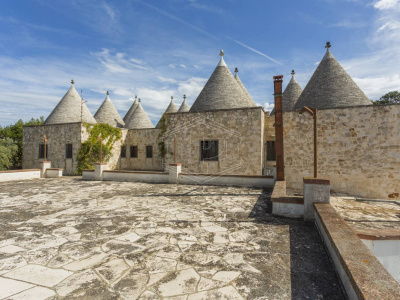 Complesso trulli sito in Contrada Macco Macco - Locorotondo (BA)