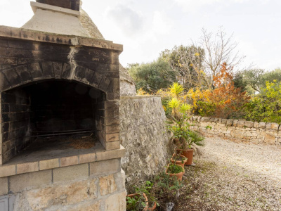 Villa con trullo sito in Contrada Barbagiulo 141/A - Cisternino (BR)