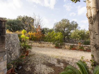 Villa con trullo sito in Contrada Barbagiulo 141/A - Cisternino (BR)