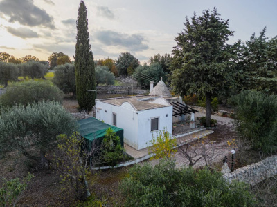 Villa con trullo sito in Contrada Barbagiulo 141/A - Cisternino (BR)