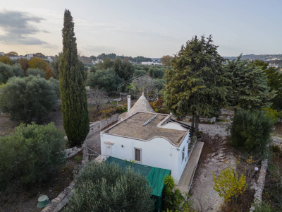 Villa con trullo sito in Contrada Barbagiulo 141/A - Cisternino (BR)