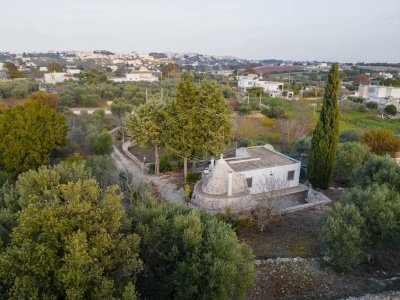 Villa con trullo sito in Contrada Barbagiulo 141/A - Cisternino (BR)
