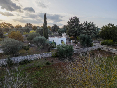 Villa con trullo sito in Contrada Barbagiulo 141/A - Cisternino (BR)