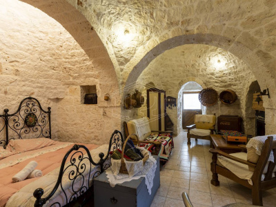 Villa con trulli sita in Contrada Peppuccio 78 - Martina Franca (TA)