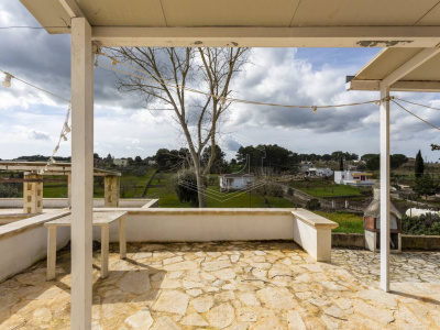 Villa con trulli sita in Contrada Peppuccio 78 - Martina Franca (TA)