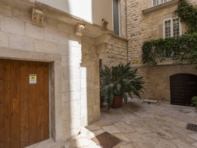 Locale commerciale sito in Via San Girolamo 12/14 - Molfetta (BA)