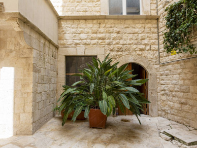 Locale commerciale sito in Via San Girolamo 12/14 - Molfetta (BA)