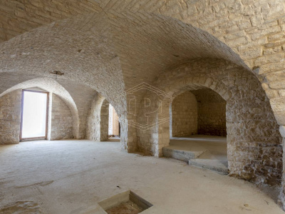 Locale commerciale sito in Via San Girolamo 12/14 - Molfetta (BA)