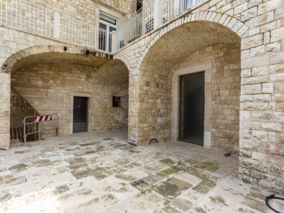 Locale commerciale sito in Via San Girolamo 12/14 - Molfetta (BA)