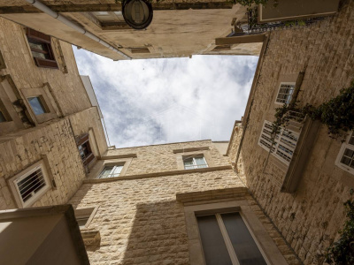 Locale commerciale sito in Via San Girolamo 12/14 - Molfetta (BA)
