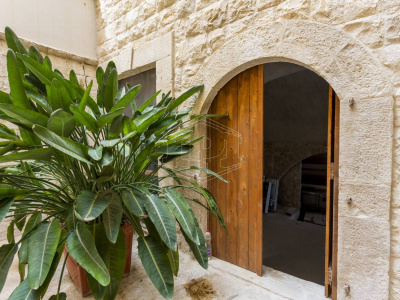 Locale commerciale sito in Via San Girolamo 12/14 - Molfetta (BA)