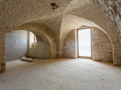 Locale commerciale sito in Via San Girolamo 12/14 - Molfetta (BA)