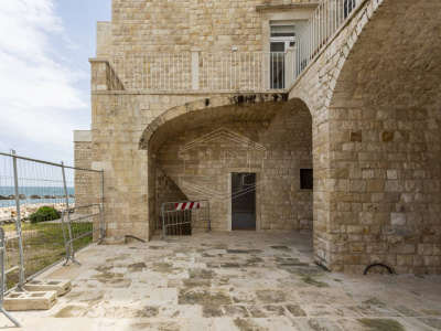 Locale commerciale sito in Via San Girolamo 12/14 - Molfetta (BA)