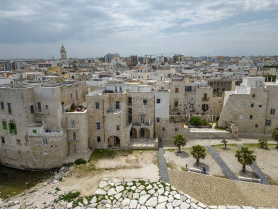 Locale commerciale sito in Via San Girolamo 12/14 - Molfetta (BA)