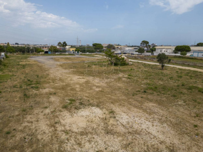 Piazzale con trullo sito in Strada Santa Caterina 18/B - Bari (BA)