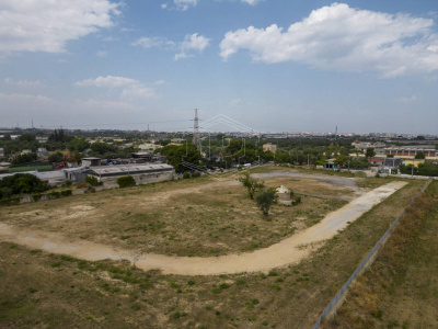 Piazzale con trullo sito in Strada Santa Caterina 18/B - Bari (BA)