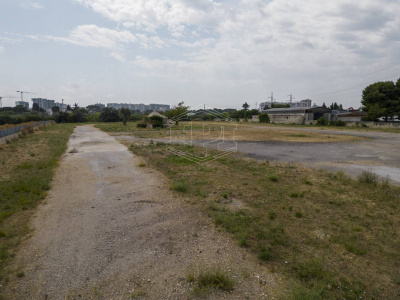 Piazzale con trullo sito in Strada Santa Caterina 18/B - Bari (BA)