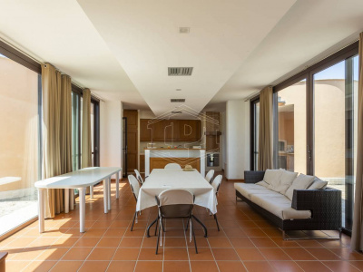 Villa con piscina sita in Viale Dei Gerani 3 - Corato (BA)
