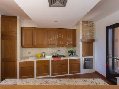 Villa con piscina sita in Viale Dei Gerani 3 - Corato (BA)