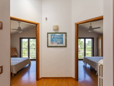 Villa con piscina sita in Viale Dei Gerani 3 - Corato (BA)