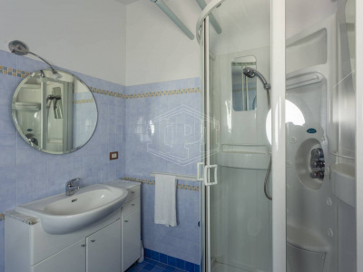 Villa con piscina sita in Viale Dei Gerani 3 - Corato (BA)