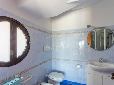 Villa con piscina sita in Viale Dei Gerani 3 - Corato (BA)