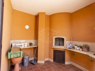 Villa con piscina sita in Viale Dei Gerani 3 - Corato (BA)