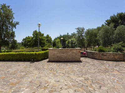 Villa con piscina sita in Viale Dei Gerani 3 - Corato (BA)