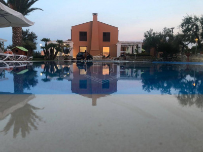 Villa con piscina sita in Viale Dei Gerani 3 - Corato (BA)