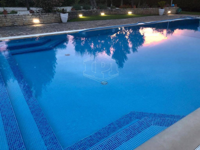 Villa con piscina sita in Viale Dei Gerani 3 - Corato (BA)