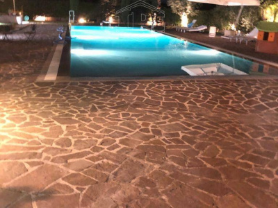 Villa con piscina sita in Viale Dei Gerani 3 - Corato (BA)