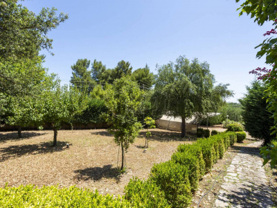Villa con piscina sita in Viale Dei Gerani 3 - Corato (BA)