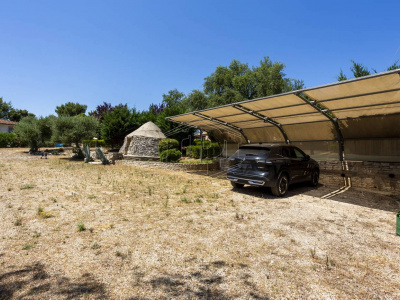 Villa con piscina sita in Viale Dei Gerani 3 - Corato (BA)