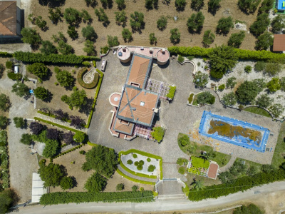 Villa con piscina sita in Viale Dei Gerani 3 - Corato (BA)