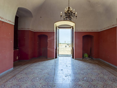 Palazzo storico sito in Strada Statale 96 - Acquaviva Delle Fonti (BA)