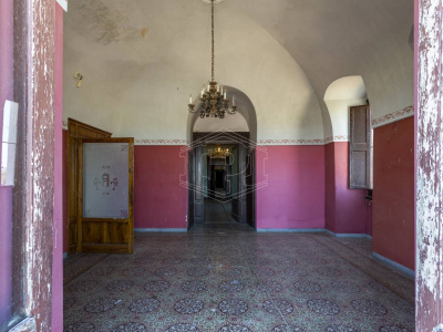 Palazzo storico sito in Strada Statale 96 - Acquaviva Delle Fonti (BA)