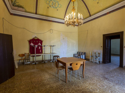 Palazzo storico sito in Strada Statale 96 - Acquaviva Delle Fonti (BA)
