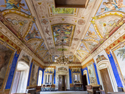 Palazzo storico sito in Strada Statale 96 - Acquaviva Delle Fonti (BA)