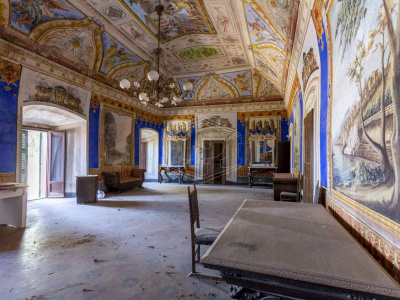 Palazzo storico sito in Strada Statale 96 - Acquaviva Delle Fonti (BA)