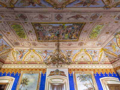 Palazzo storico sito in Strada Statale 96 - Acquaviva Delle Fonti (BA)