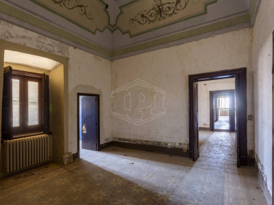 Palazzo storico sito in Strada Statale 96 - Acquaviva Delle Fonti (BA)