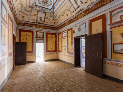 Palazzo storico sito in Strada Statale 96 - Acquaviva Delle Fonti (BA)