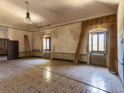 Palazzo storico sito in Strada Statale 96 - Acquaviva Delle Fonti (BA)