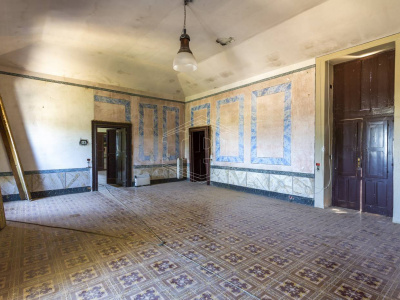 Palazzo storico sito in Strada Statale 96 - Acquaviva Delle Fonti (BA)