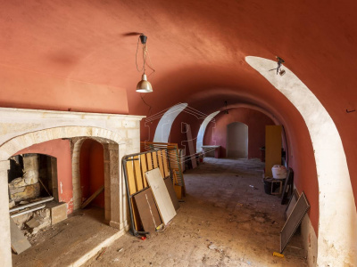 Palazzo storico sito in Strada Statale 96 - Acquaviva Delle Fonti (BA)