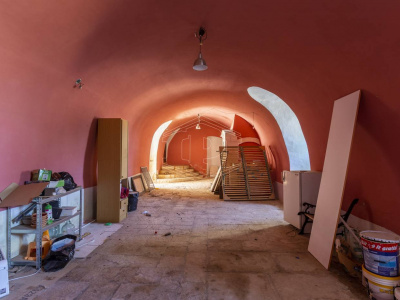 Palazzo storico sito in Strada Statale 96 - Acquaviva Delle Fonti (BA)