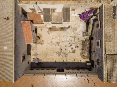 Palazzo storico sito in Strada Statale 96 - Acquaviva Delle Fonti (BA)