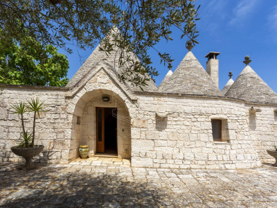 Complesso di Trulli sito in Strada Staffone 220 - Martina Franca (TA)