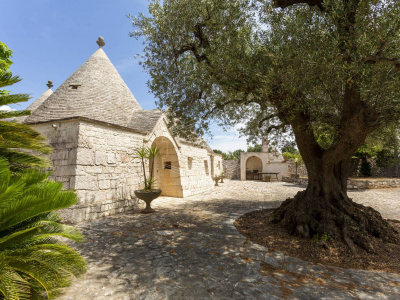 Complesso di Trulli sito in Strada Staffone 220 - Martina Franca (TA)