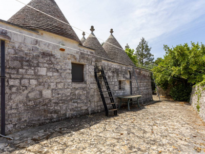 Complesso di Trulli sito in Strada Staffone 220 - Martina Franca (TA)